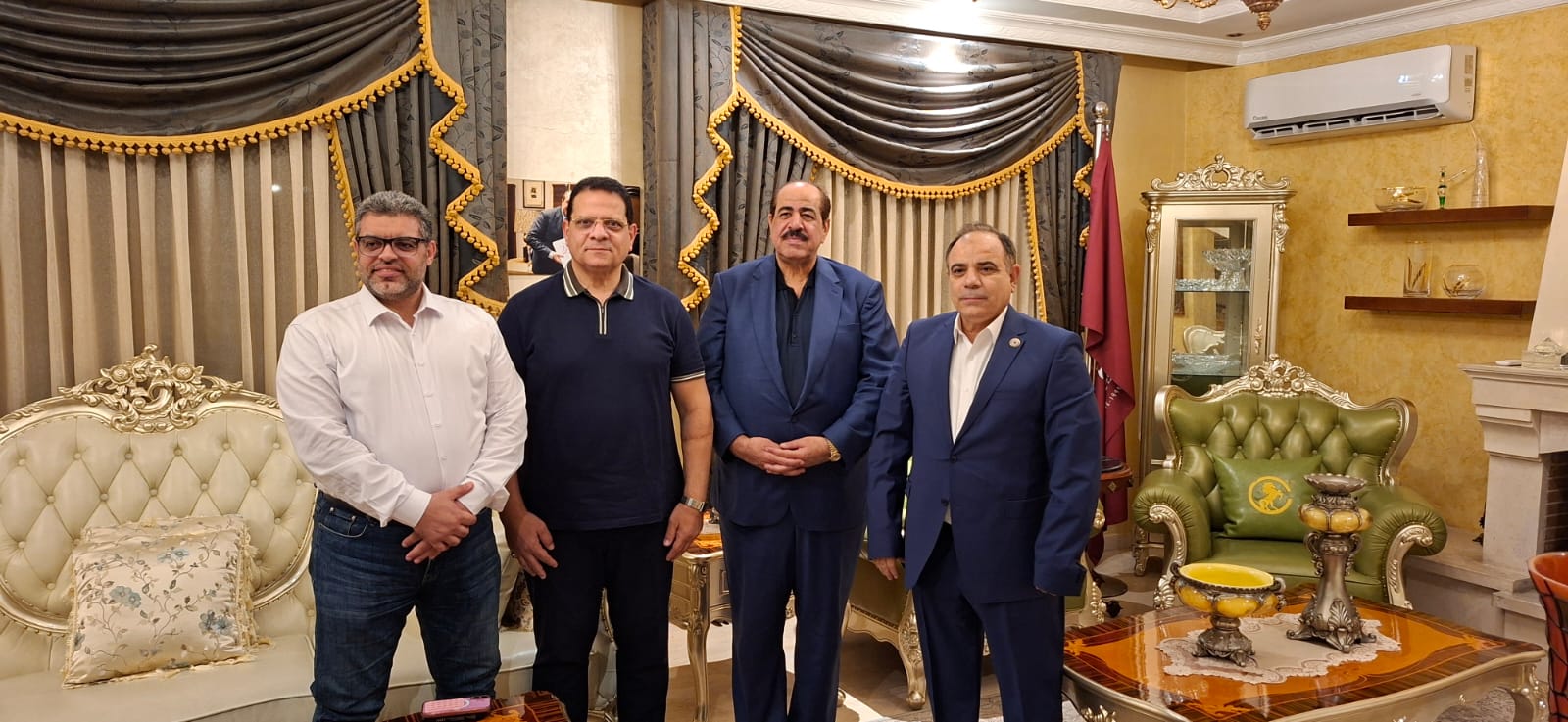 حازم قشوع يستقبل وفد مؤسسة رسالة السلام ويشيد بفكر علي الشرفاء ويدعو إلى حوار عربي يجمع المفكرين