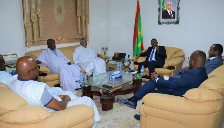 نواكشوط: الحكومة تبحث مع العمد تعزيز النظافة وتحسين المشهد الحضري